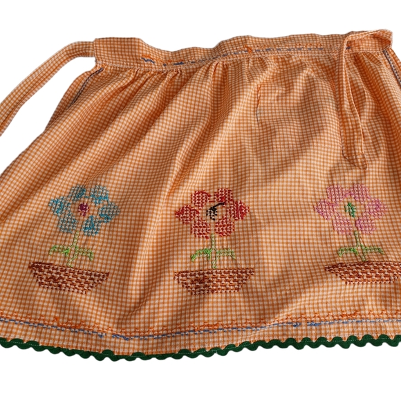 Vintage Handmade Gingham Orange Apron - Picture 9 of 9